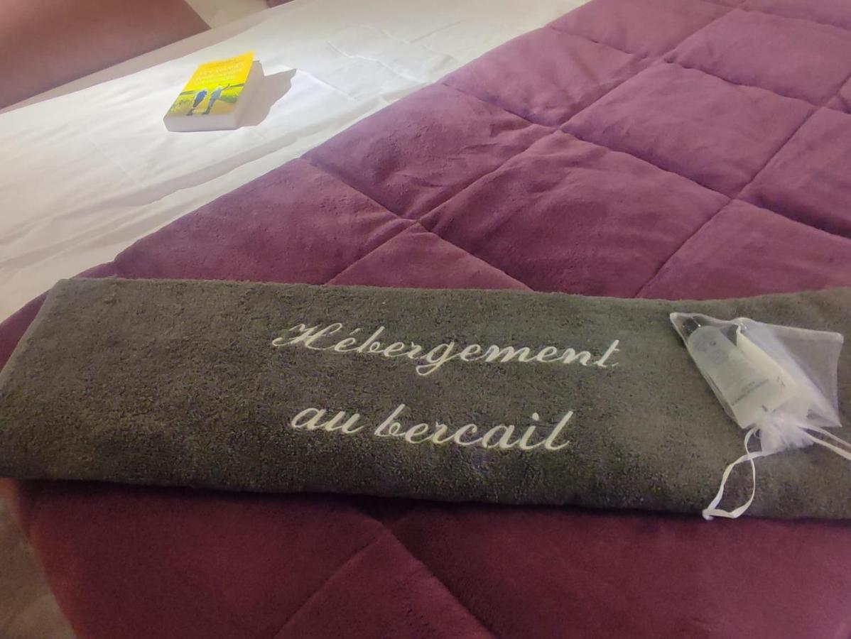 Hebergement Au Bercail Beaumont-sur-Sarthe المظهر الخارجي الصورة